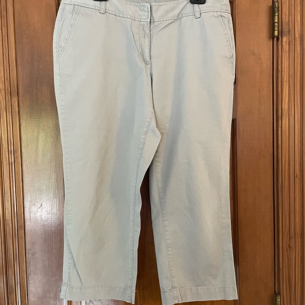 LOFT Ann Taylor‎ Khaki Julie Capri Pants, Size 12